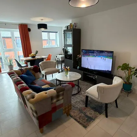 Cozy And Bright In A Friendly 2 Bedroom Μπρίστολ