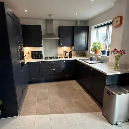 Cozy And Bright In A Friendly 2 Bedroom Gasthuis Bristol