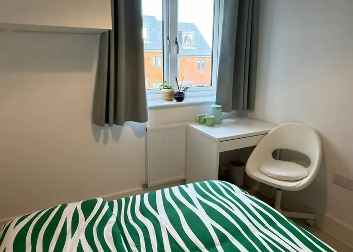 Cozy And Bright In A Friendly 2 Bedroom Gasthuis *